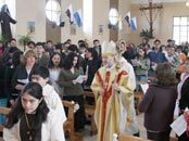 Obispo B. Bastres confirió la confirmación a un grupo de jóvenes con necesidades especiales