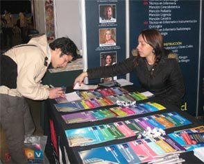 Feria académica reunió a 26 casas de estudio en el COM