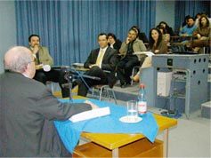 Mons. González sostuvo encuentros con docentes universitarios y secundarios de Talca