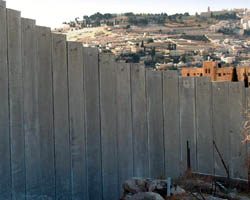 Palestina – Oposición de los Salesianos ante muro que divide la ciudad