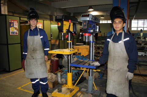 Puerto Montt – Colegio adquiere tecnología de punta para talleres y laboratorios