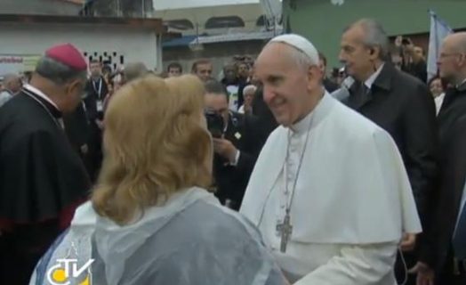 VIDEO y TEXTO: En una favela el Papa abraza las periferias de Brasil y del mundo