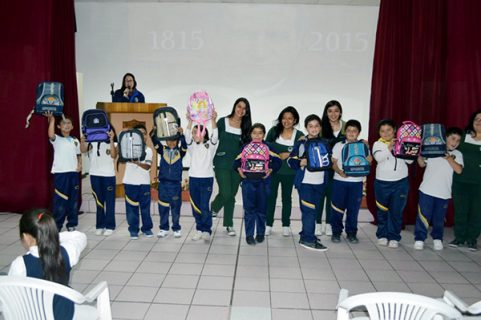 Universitarias realizan campaña para ayudar a alumnos salesianos de Alto Hospicio