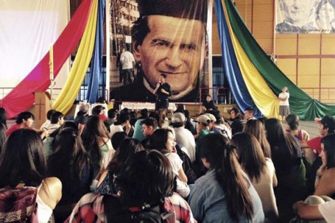 Compromiso de oración por Salesianos/as consagradas en el Inicio del Bicentenario