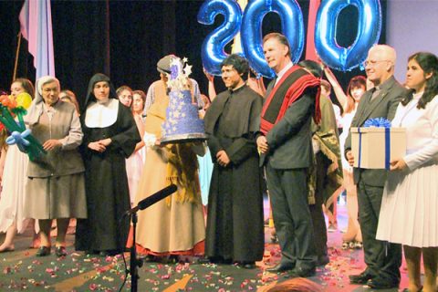 [VIDEO] Pan, Trabajo y Paraíso: Homenaje a Don Bosco