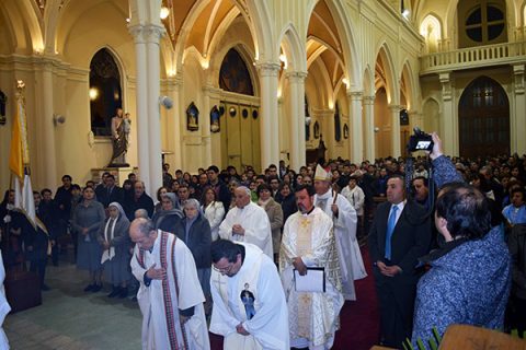 Misa Bicentenario en Talca: Los santos sanan épocas porque hacen la voluntad de Dios