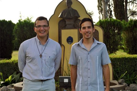 Sábado 30 de enero: Primera Profesión religiosa Boris Almonacid y Emmanuel Donoso