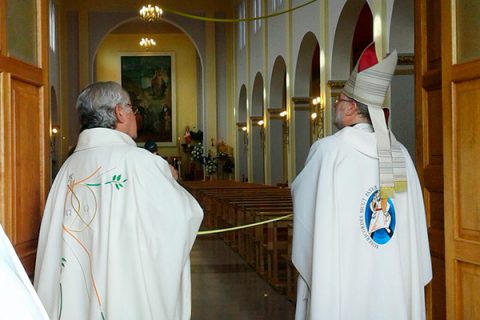 Parroquia Salesiana de Puerto Natales abre la Puerta Santa en el Año de la Misericordia