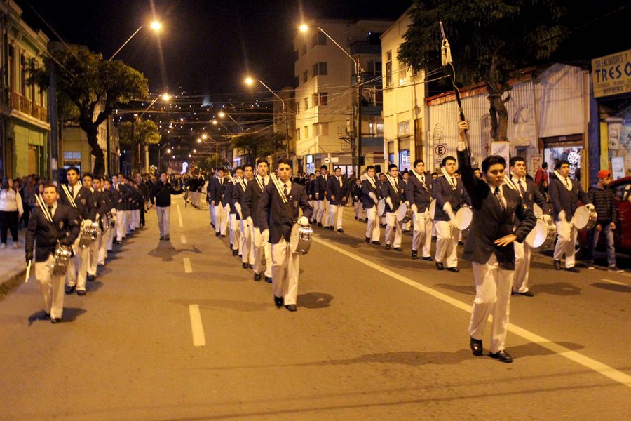 Cientos de personas recorrieron junto a la Virgen las calles de Valparaíso