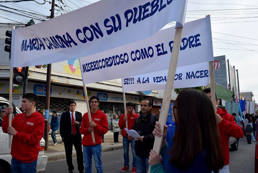 Multitudinaria procesión de María Auxiliadora en Talca