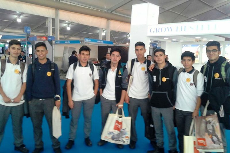 Alumnos de Salesianos Alameda visitaron EXPOMIN