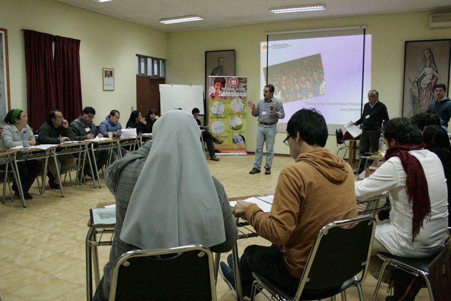 Significativo trabajo en segundo encuentro del Diplomado de Pastoral Juvenil