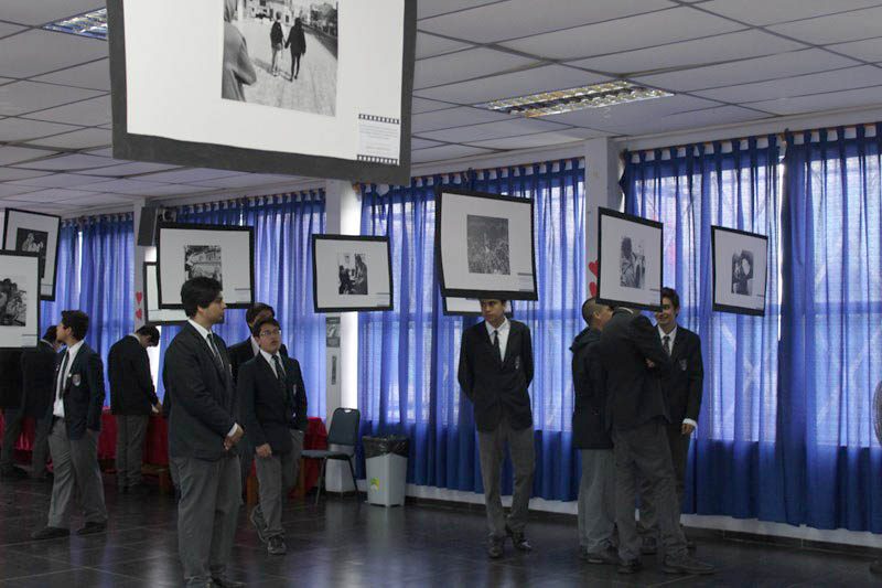 Colegio Don Bosco de Iquique presenta exposición fotográfica “Amor en la Literatura”