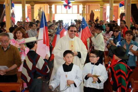 Don Bosco de Iquique inició actividades de Fiestas Patrias con Misa a la Chilena y Fonda Familiar