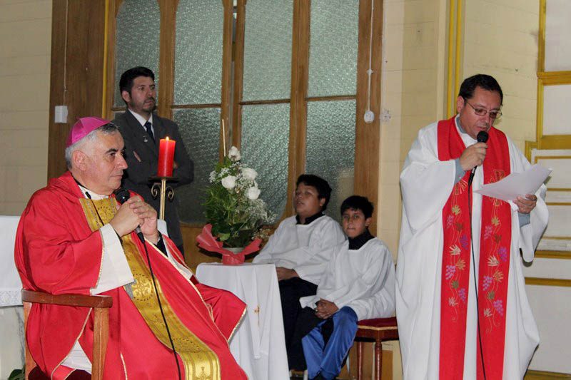 Más de 20 jóvenes recibieron el Sacramento de la Confirmación en el Santuario Sagrado Corazón de Jesús de Iquique