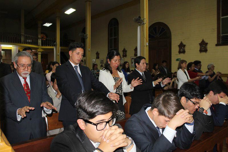 Más de 20 jóvenes recibieron el Sacramento de la Confirmación en el Santuario Sagrado Corazón de Jesús de Iquique