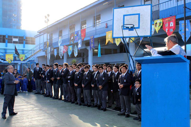 Emotiva despedida a alumnos de 4° medio del Colegio Salesiano de Iquique