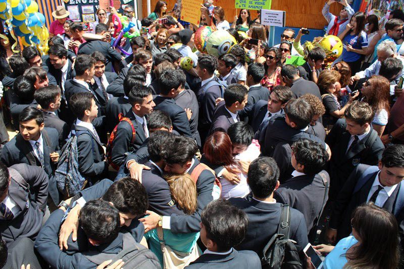 Emotiva despedida a alumnos de 4° medio del Colegio Salesiano de Iquique