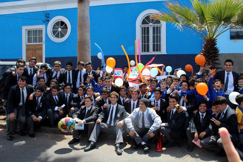 Emotiva despedida a alumnos de 4° medio del Colegio Salesiano de Iquique