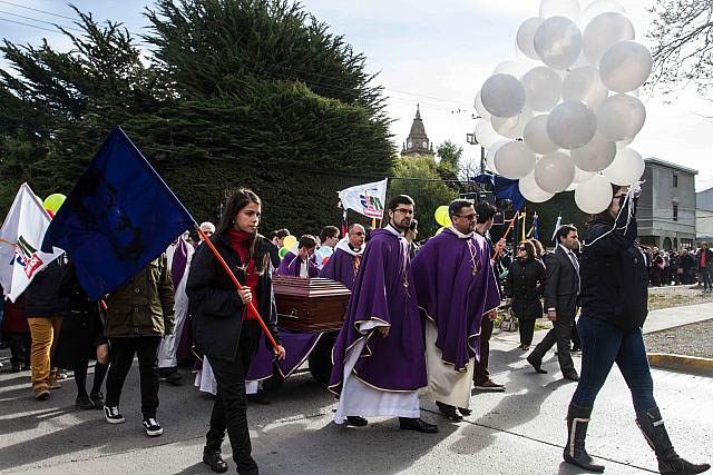 Más de mil personas despidieron en  Punta Arenas al P. Roberto Sánchez