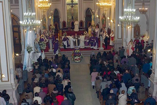 Más de mil personas despidieron en  Punta Arenas al P. Roberto Sánchez