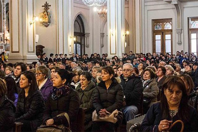 Más de mil personas despidieron en  Punta Arenas al P. Roberto Sánchez