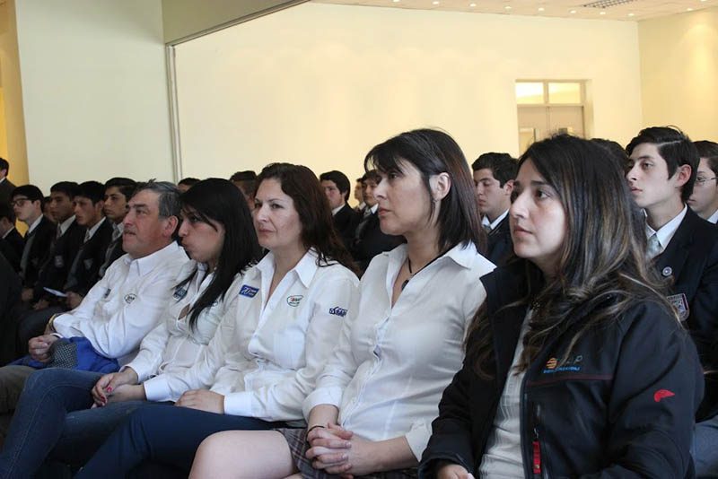 Cerca de cien jóvenes del IDB de Punta Arenas mejoraron sus competencias en seguridad laboral