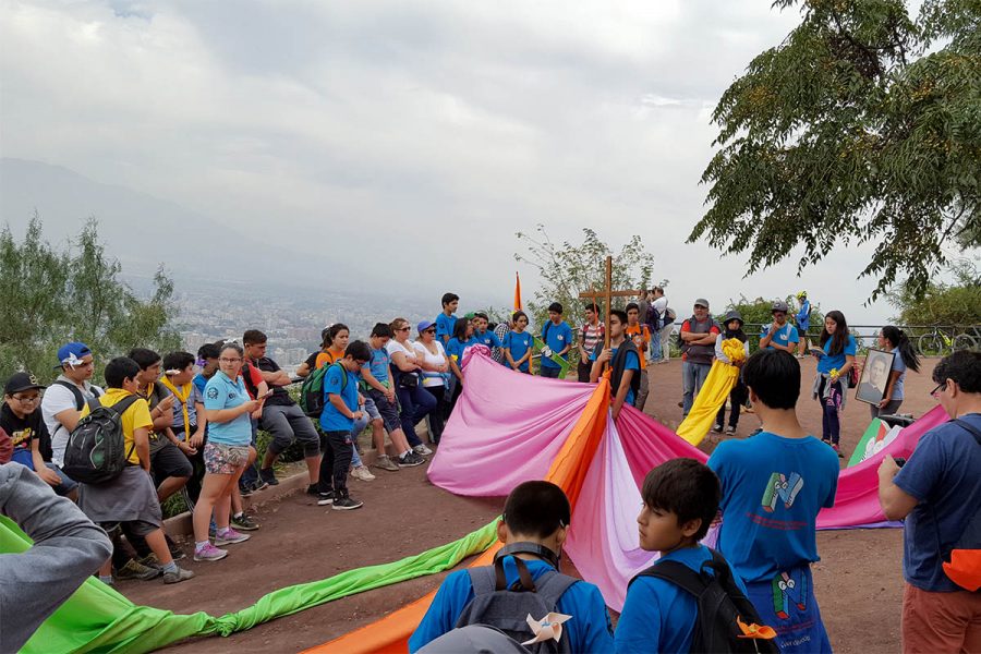 Liceo Salesiano de Macul ofreció a la Virgen su trabajo pastoral de este año