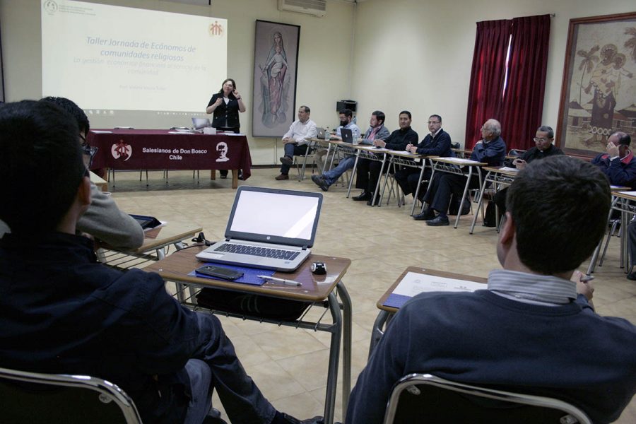 Ecónomos de comunidades religiosas salesianas reunidos en Casa Inspectorial