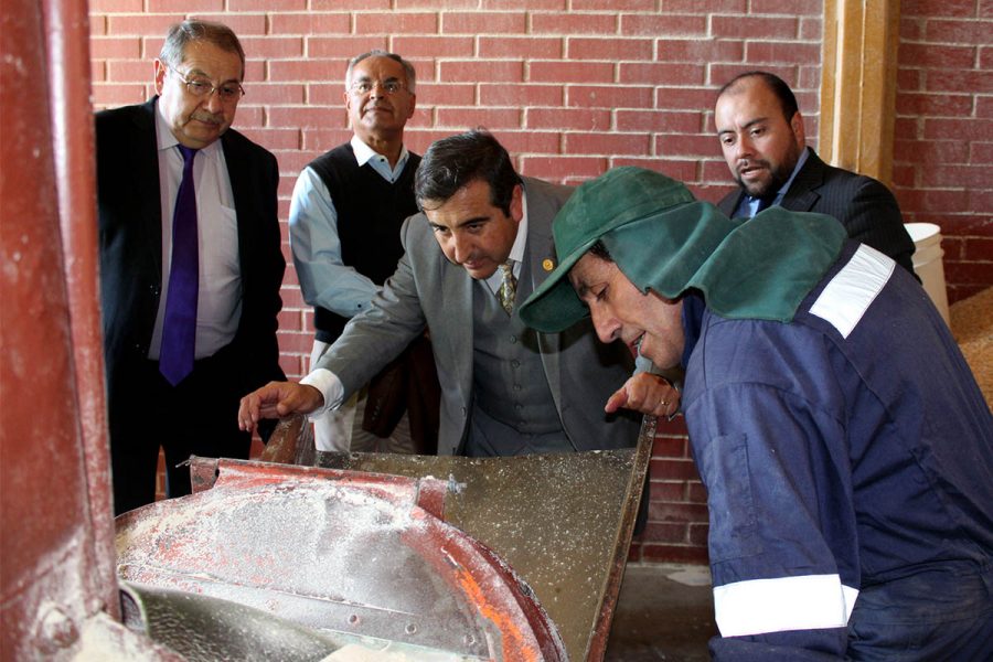 Seremi de Educación del Maule visitó la Escuela Agrícola de Linares