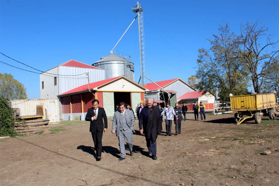 Seremi de Educación del Maule visitó la Escuela Agrícola de Linares