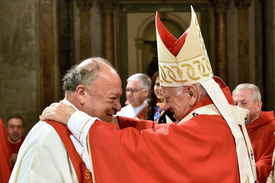 P. Hugo Strahsburger, César González y Sor Petronila Sepúlveda condecorados con la Cruz del Apóstol Santiago por su misión en medio de los jóvenes