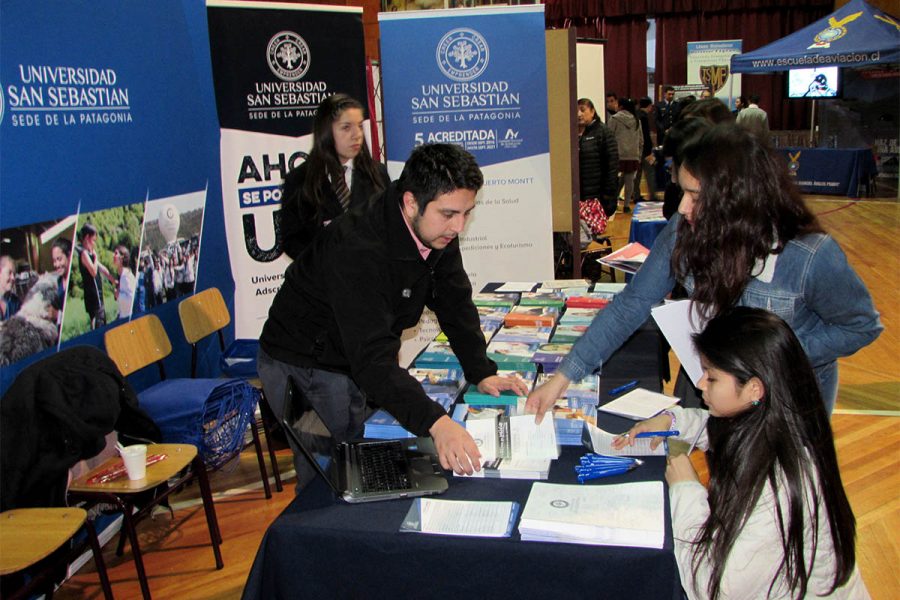 Liceo Mons. Fagnano lideró la XI Feria de Educación Superior de la Región de Magallanes