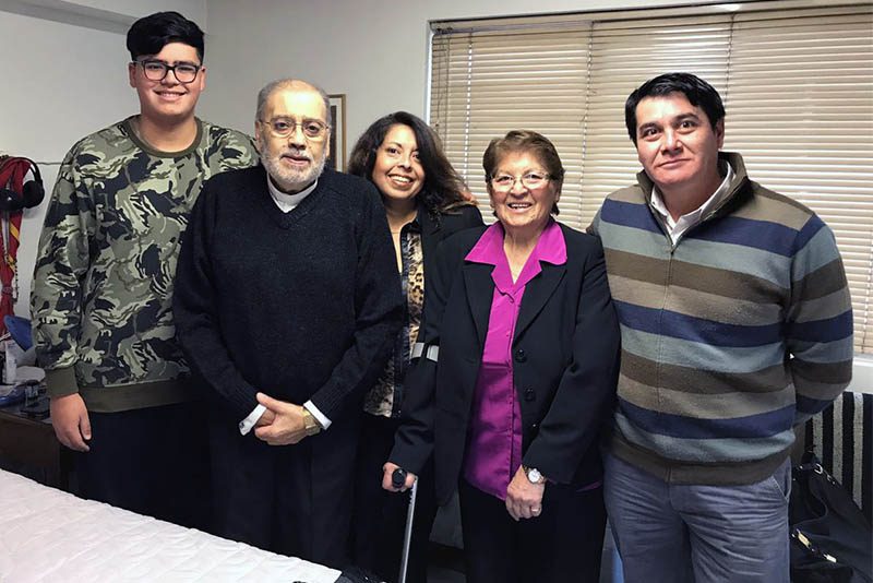 P. Mario Molina celebró 40 años de sacerdocio