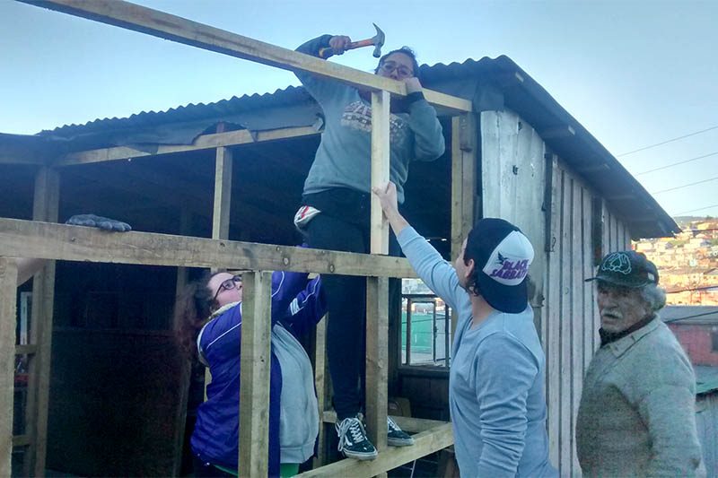 Voluntarios misioneros de invierno de la UCSH colaboraron con la comunidad de Lota