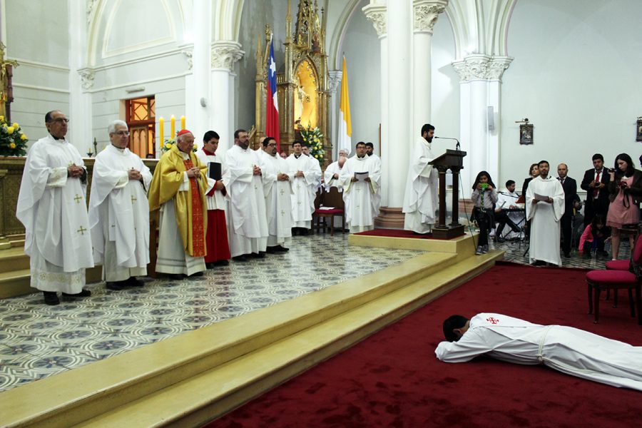 Ordenación Sacerdotal: Horas lentas para los tristes y rápidas para los contentos