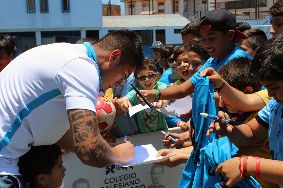 Club deportes Iquique visitó Colegio Don Bosco de la ciudad