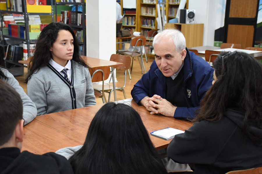 P. Basañes en Puerto Natales: “no se puede responder con fórmulas antiguas a los jóvenes de hoy”