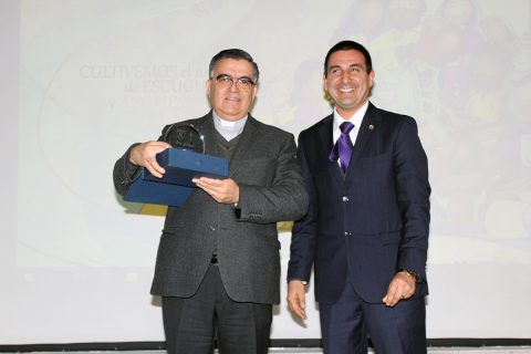 P. Juan Bustamante celebra 25 años de sacerdocio