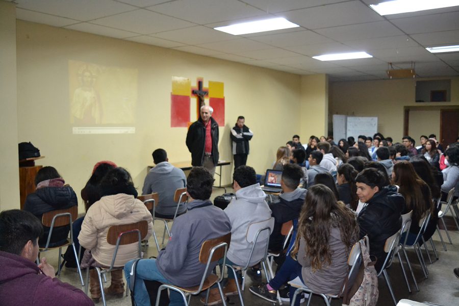 P. Guillermo Basañes visitó comunidad salesiana de Catemu