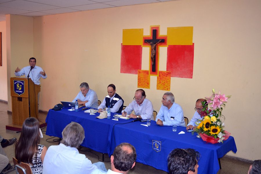 Ministro de agricultura visitó escuela agrícola de Catemu