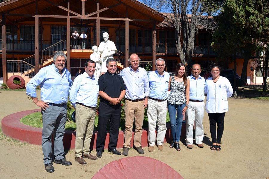 Ministro de agricultura visitó escuela agrícola de Catemu