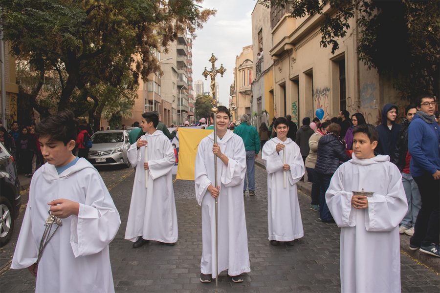 Imitar el ejemplo de María y estar al servicio de los demás