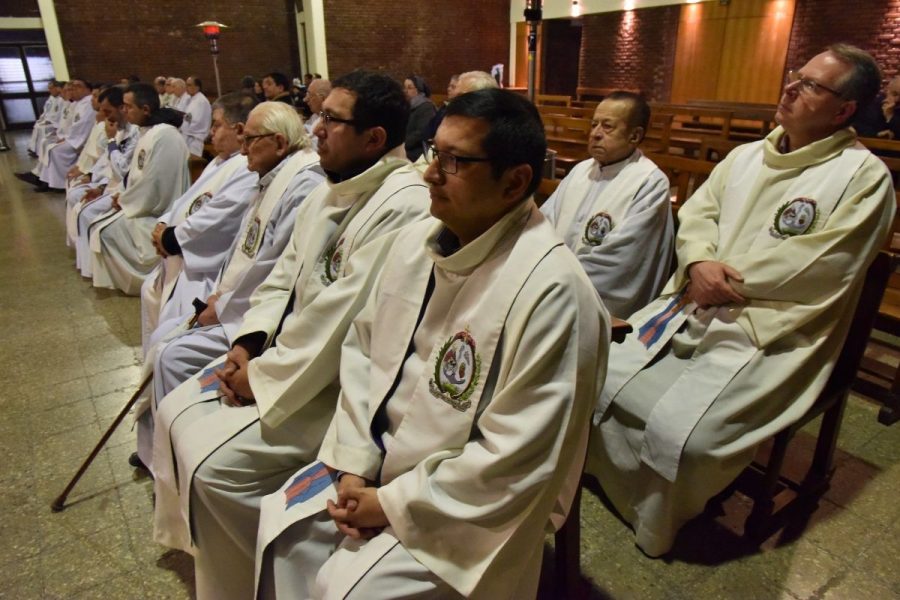 Familia Salesiana recibe con alegría a Mons. Lorenzelli