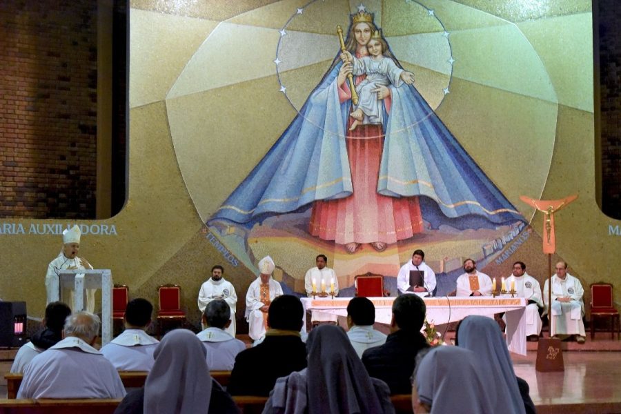 Familia Salesiana recibe con alegría a Mons. Lorenzelli