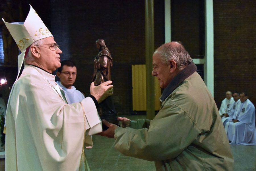 Familia Salesiana recibe con alegría a Mons. Lorenzelli