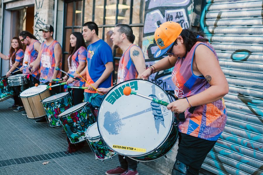 Casa de puertas abiertas para jóvenes del barrio universitario