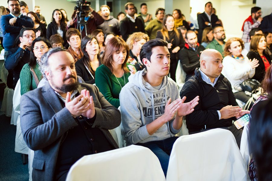 Casa de puertas abiertas para jóvenes del barrio universitario