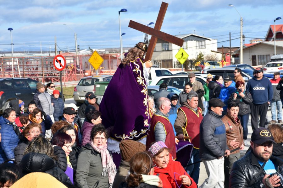 Procesión de Jesús Nazareno de Caguach en Puerto Natales