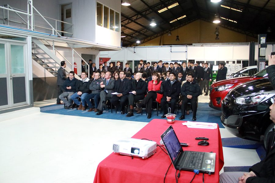 Renovado laboratorio de mecánica automotriz en Concepción